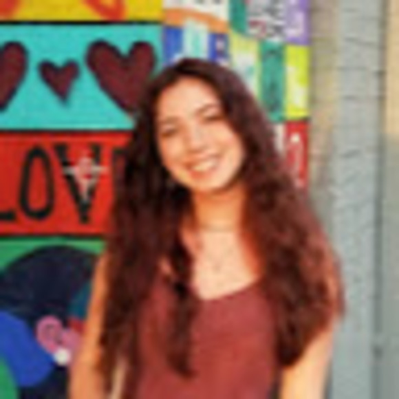 Meet your Posher, Julia - Picture 1 of 1